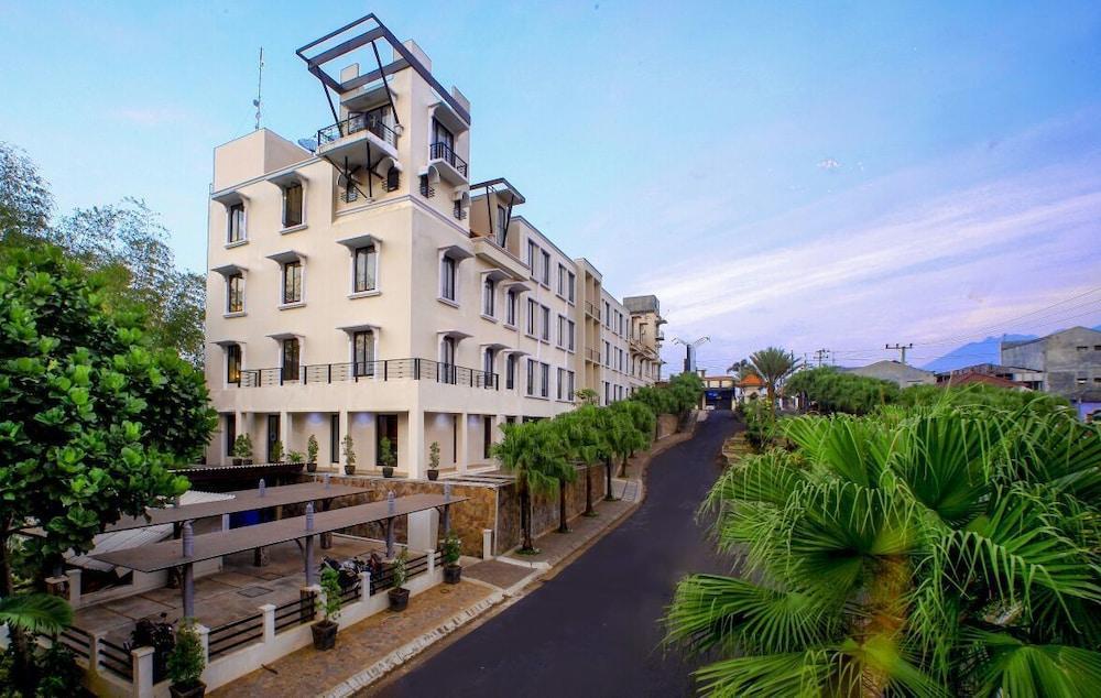 El Hotel Malang Extérieur photo