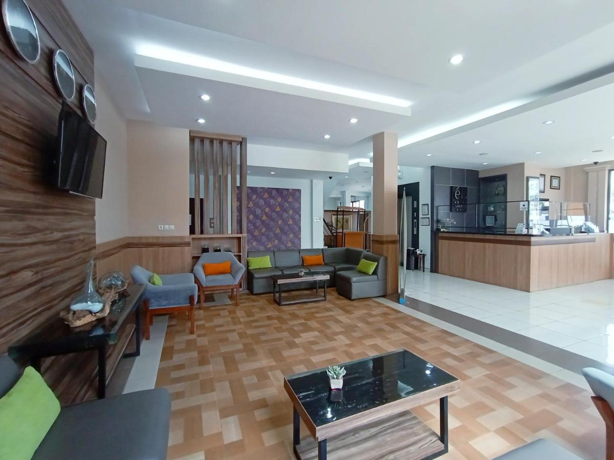 El Hotel Malang Extérieur photo