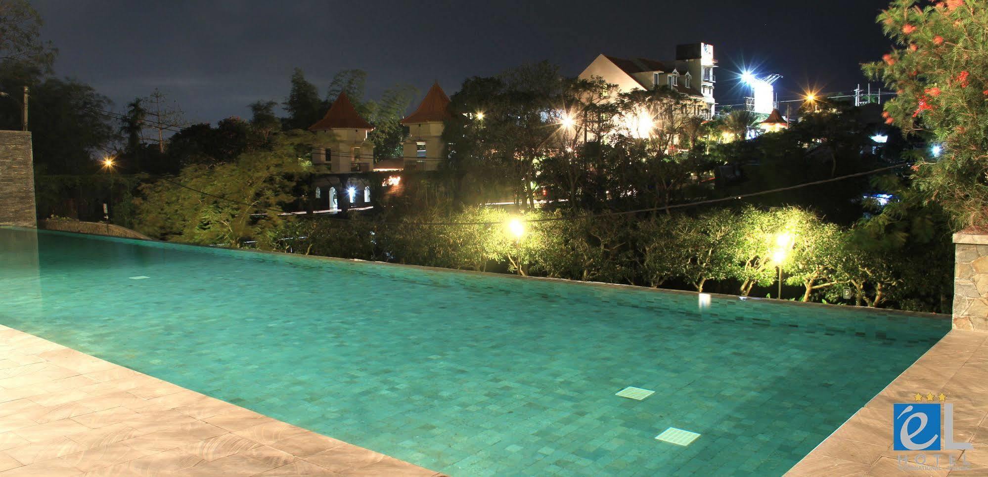 El Hotel Malang Extérieur photo